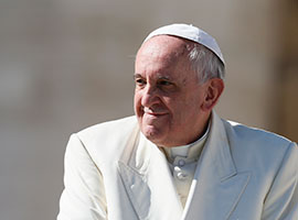pope-francis-leaves-audience-smiling